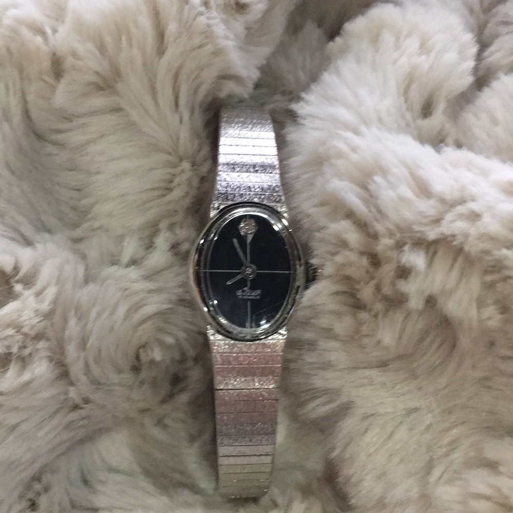 Watch - Picture 3 of 5